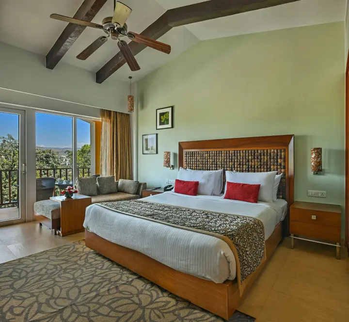 Лонавала: Fariyas Resort Lonavala