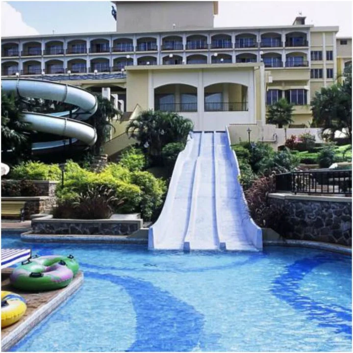 Лонавала: Fariyas Resort Lonavala