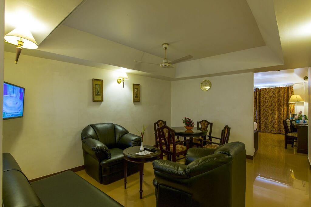 Атирапалли: Golf View Hotel & Suites