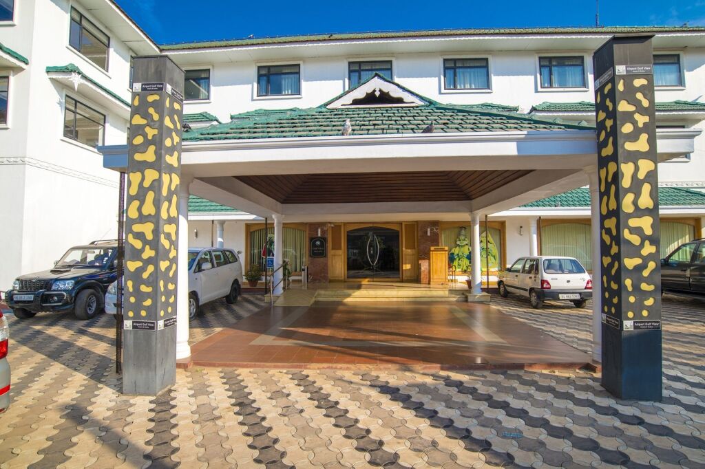 Атирапалли: Golf View Hotel & Suites
