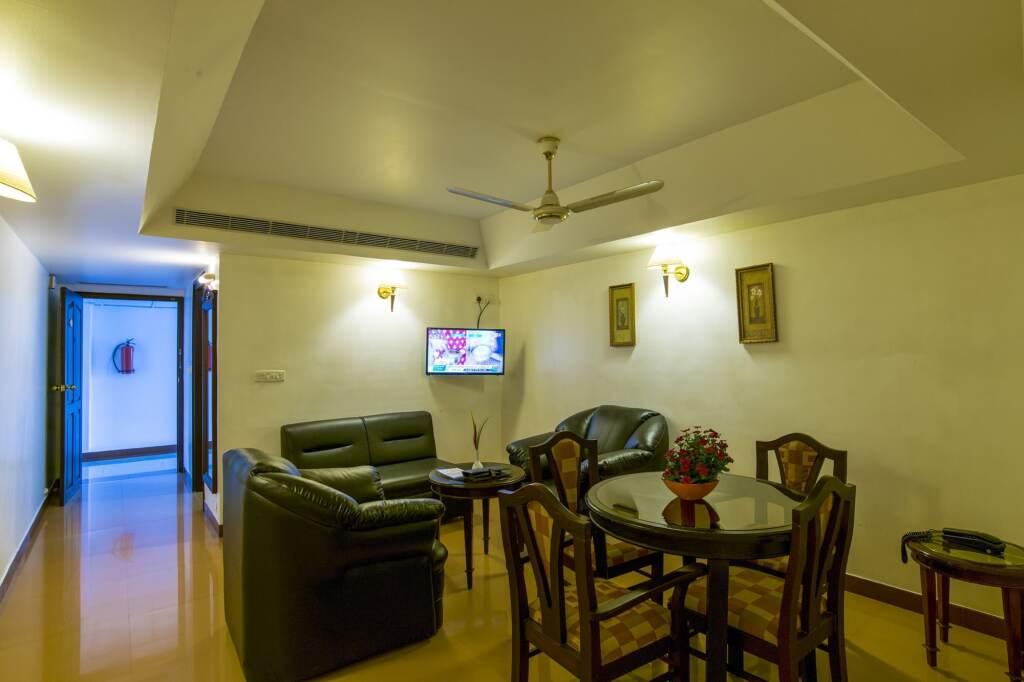 Атирапалли: Golf View Hotel & Suites