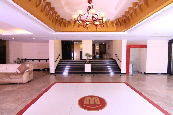 Кондотти: Westway Hotel