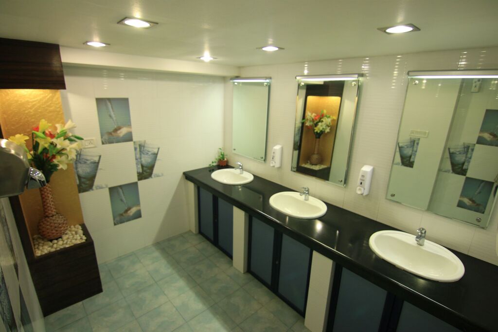 Кондотти: Westway Hotel