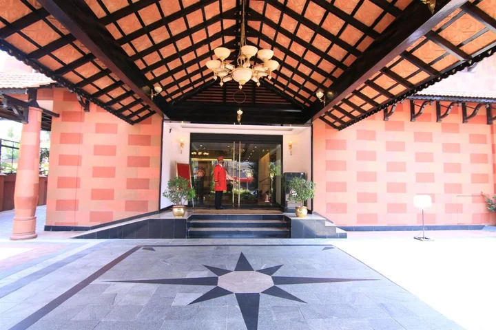 Кондотти: Westway Hotel