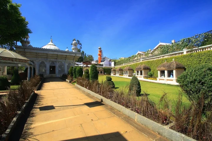 Ути: Haveli Atithi Bhavan