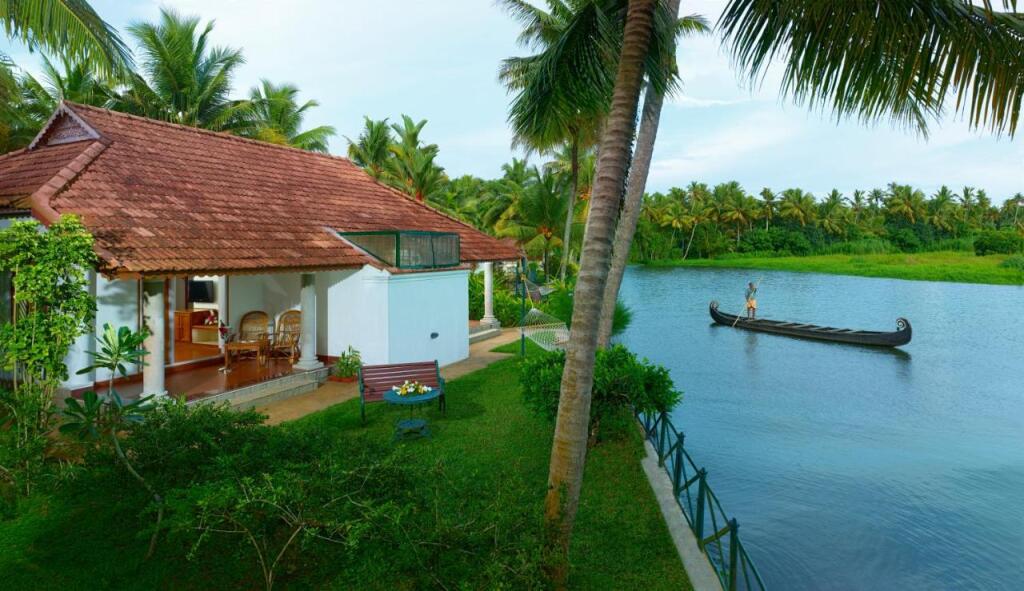 Кумараком: Backwater Ripples Kumarakom