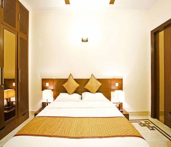 Нью-Дели: Evergreen Suites Defence Colony