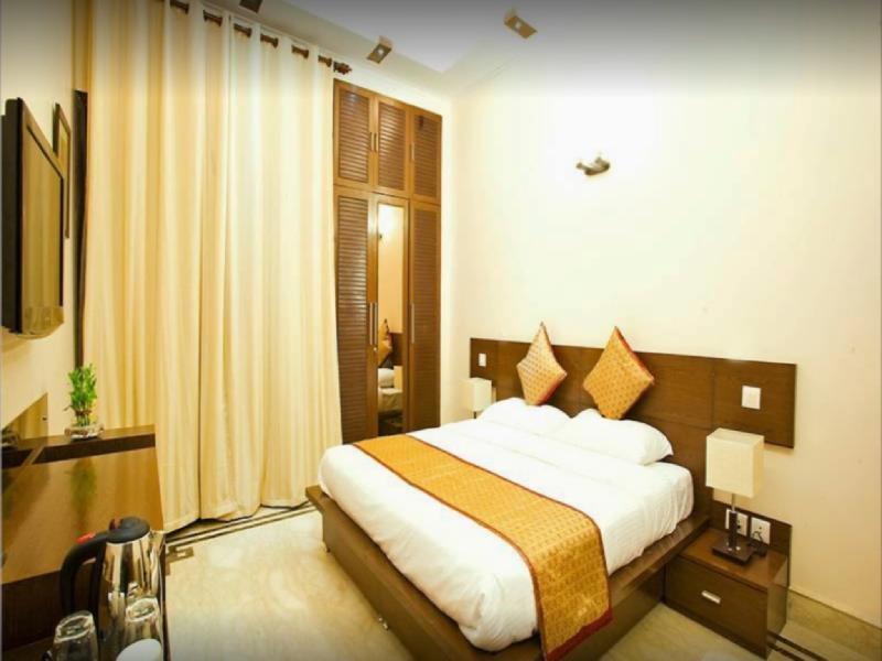 Нью-Дели: Evergreen Suites Defence Colony