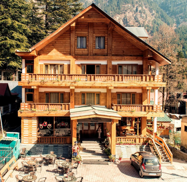 Манали: The Whispering Inn