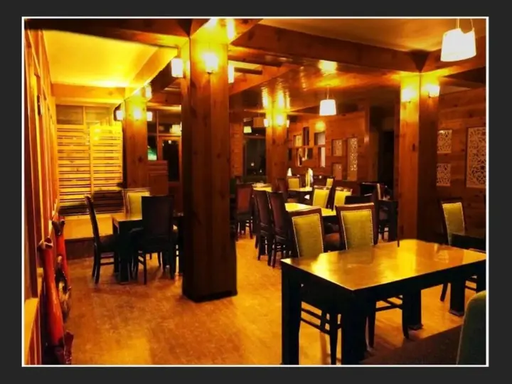 Манали: The Whispering Inn
