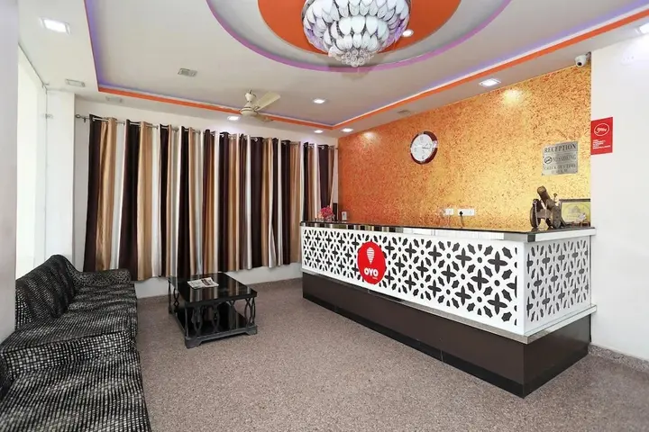 Агра: Treebo White Inn