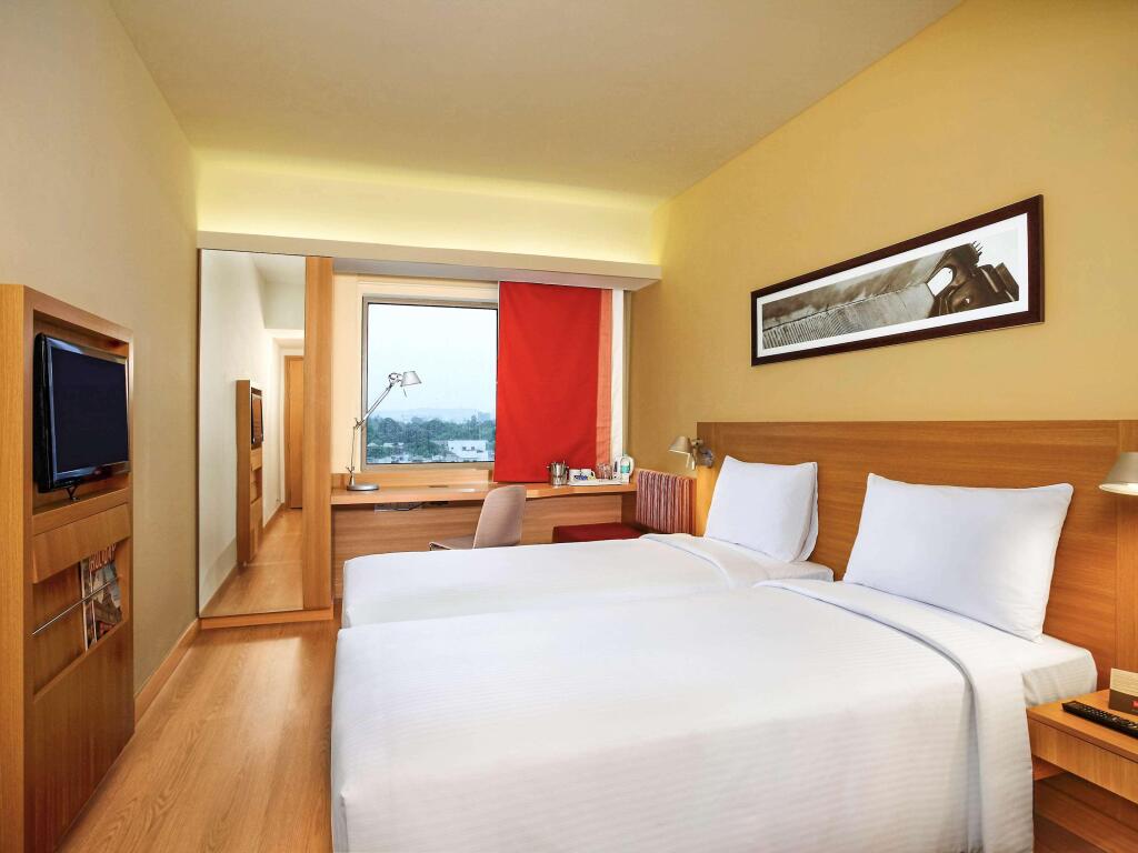 ibis Bengaluru Hosur Road Hotel — фото 1