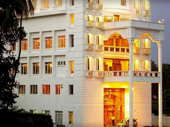 Chalakudy: Joys Palace