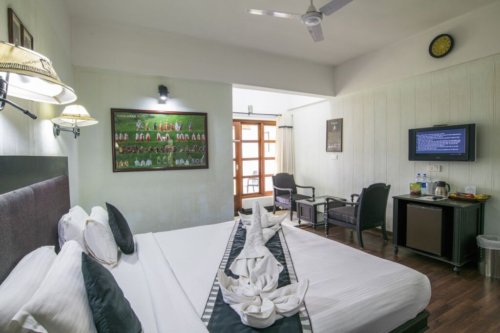 Муннар: The Silvertips Munnar