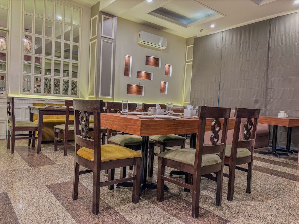 Гуруграм: The Grand Hotel Bizzotel