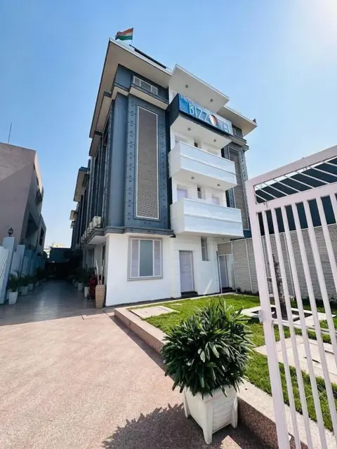 Гуруграм: The Grand Hotel Bizzotel