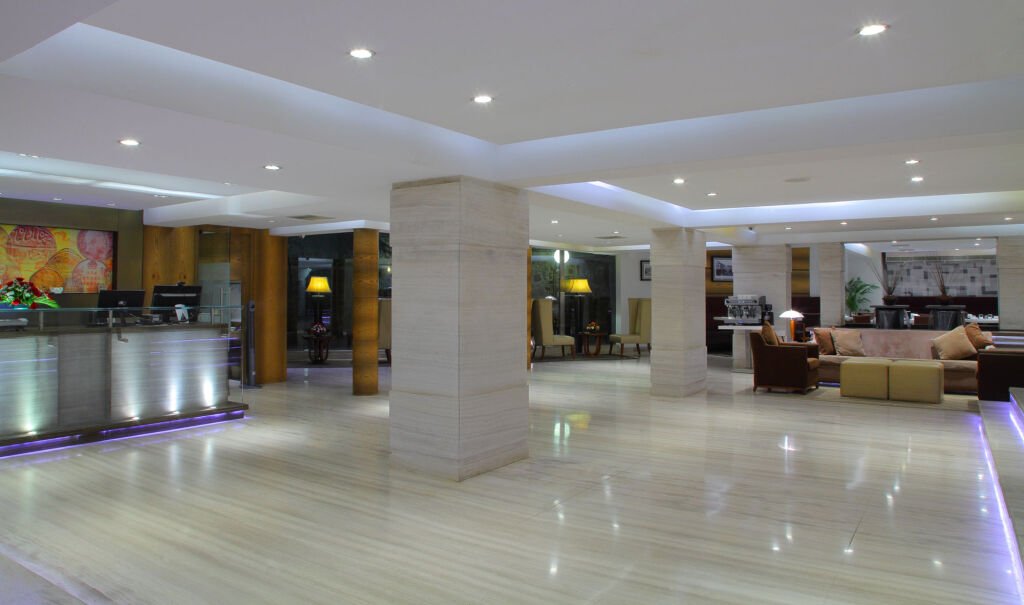 Мумбаи: Hiltop Hotel