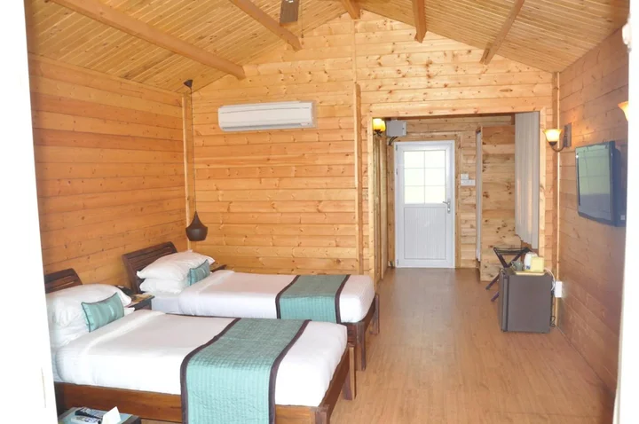 Вагатор: Ozran Heights Beach Resort