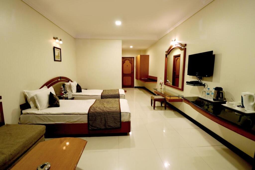Аурангабад: Hotel AGC