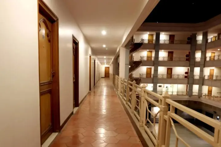 Аурангабад: Hotel AGC