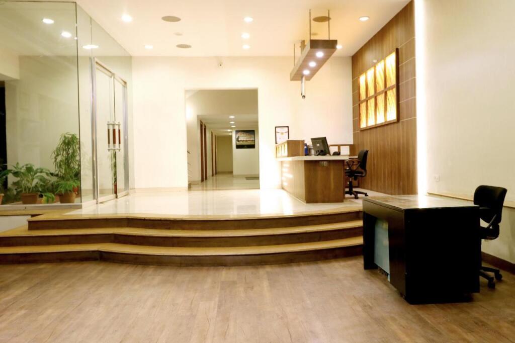 Аурангабад: Hotel AGC