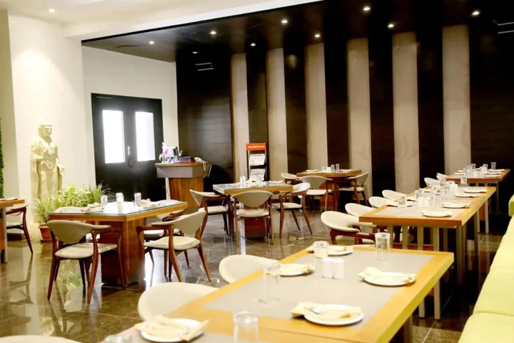 Аурангабад: Hotel AGC