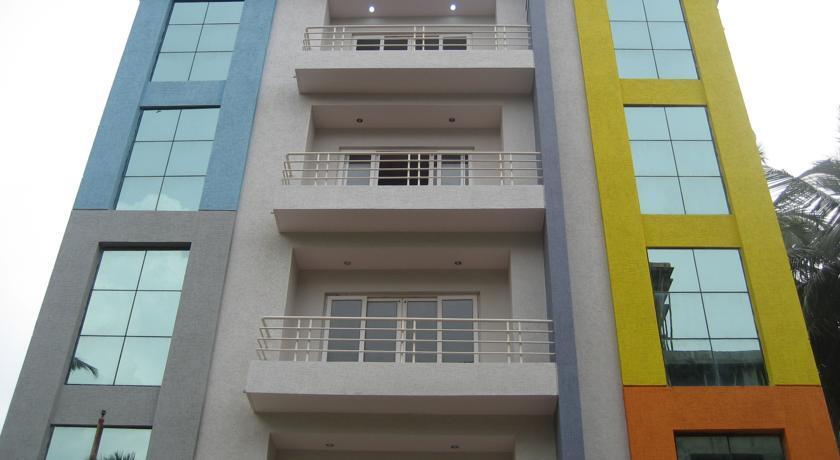 Висакхапатнам: Falcons Nest Service Apartment - Vizag