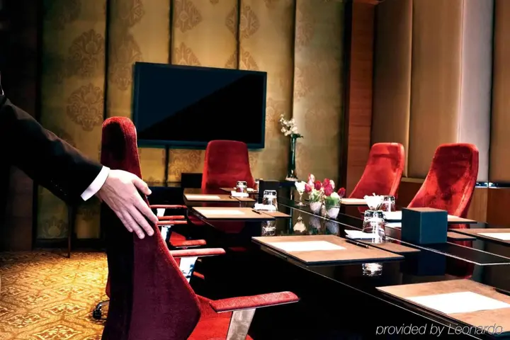Мумбаи: Sofitel Mumbai BKC Hotel