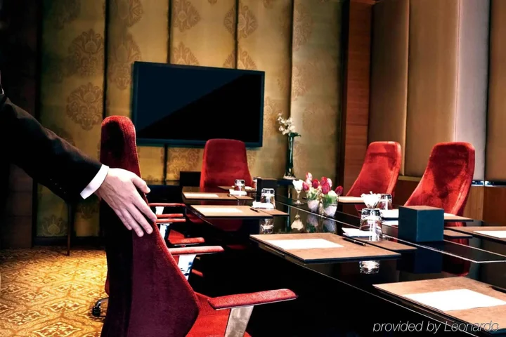 Мумбаи: Sofitel Mumbai BKC Hotel