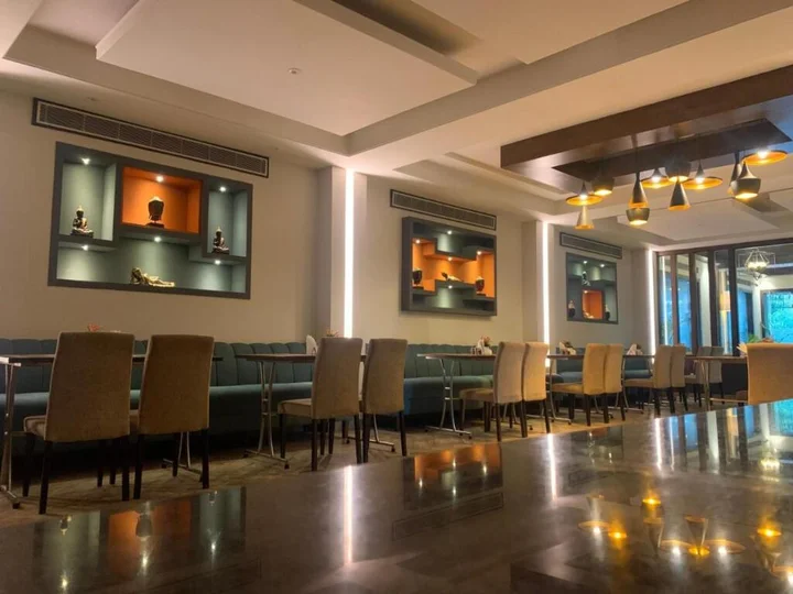 Агра: Royale Sarovar Portico Agra