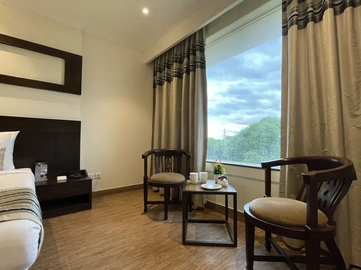 Агра: Royale Sarovar Portico Agra