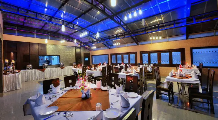 Агра: Royale Sarovar Portico Agra