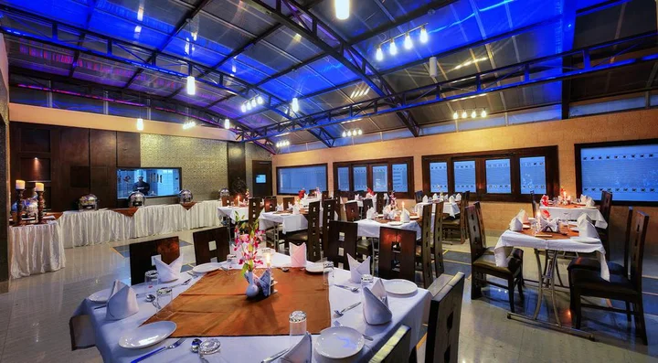 Агра: Royale Sarovar Portico Agra