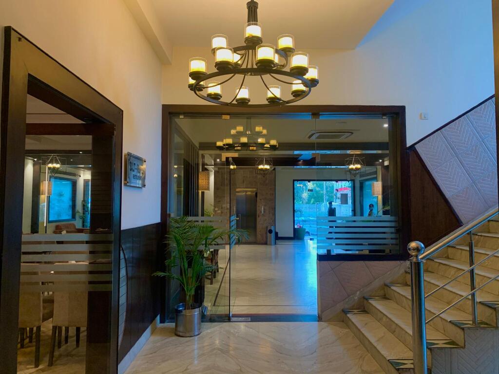 Агра: Royale Sarovar Portico Agra