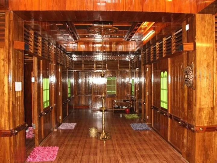 Ковалам: Hill and Sea View Beach Resort