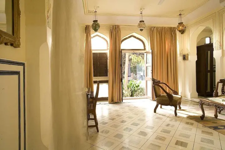 Джайпур: Naila Bagh Palace