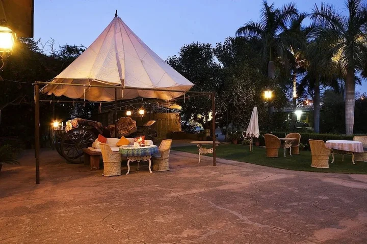 Джайпур: Naila Bagh Palace