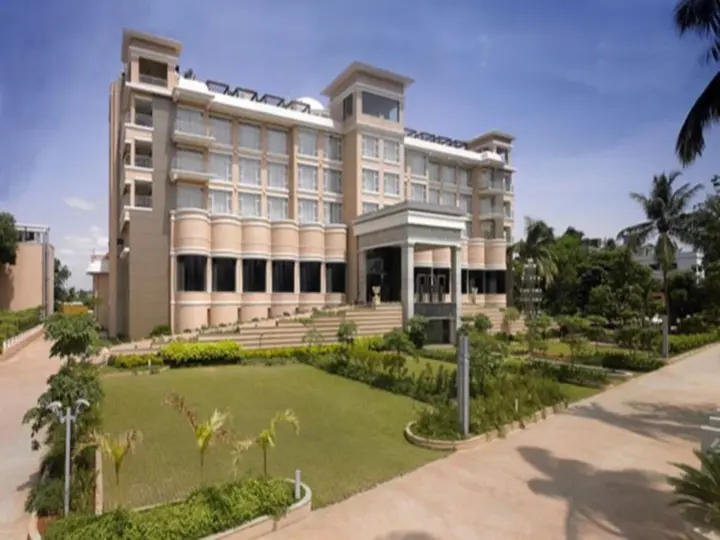 Хоспет: Royal Orchid Central Kireeti