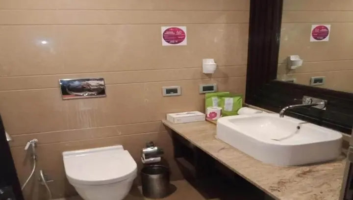 Хоспет: Royal Orchid Central Kireeti