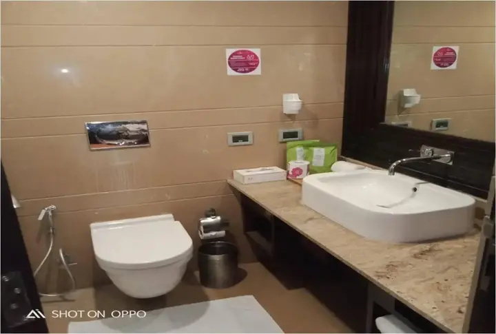 Хоспет: Royal Orchid Central Kireeti