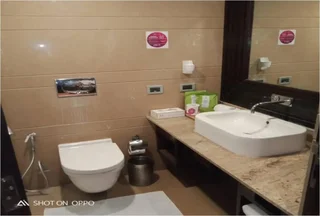 Хоспет: Royal Orchid Central Kireeti