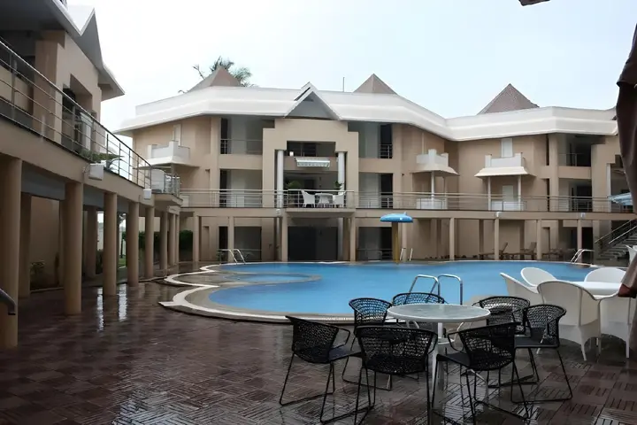 Хоспет: Royal Orchid Central Kireeti