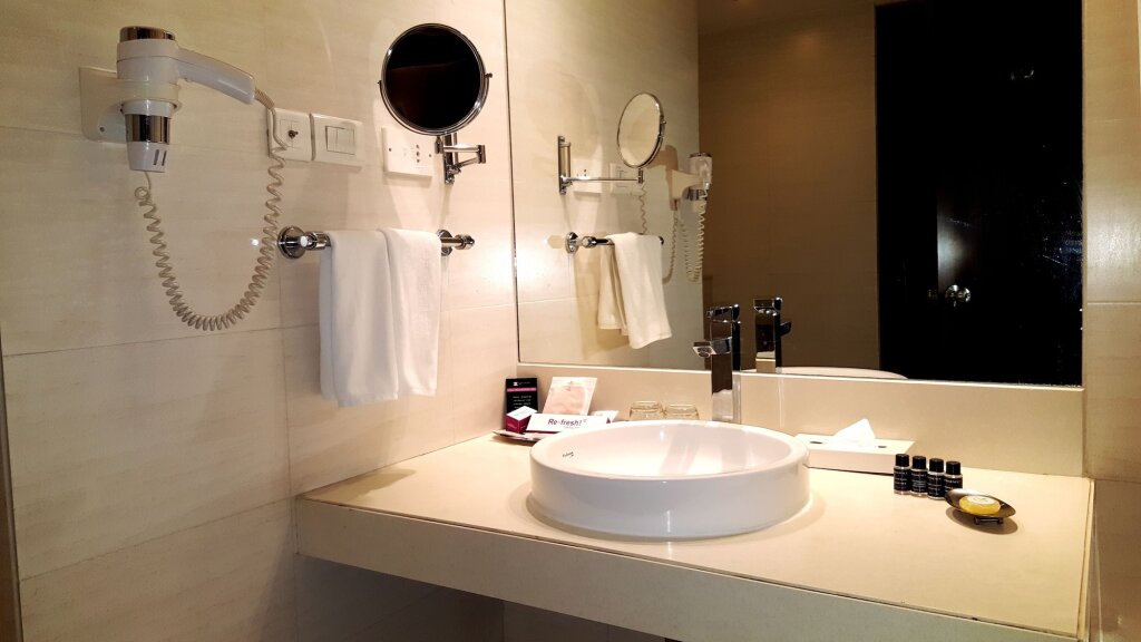 Пуна: Royal Orchid Central Pune