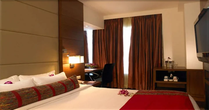 Пуна: Royal Orchid Central Pune