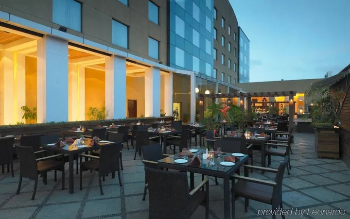 Пуна: Royal Orchid Central Pune