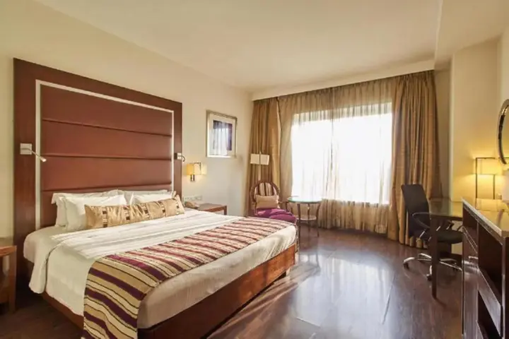 Пуна: Royal Orchid Central Pune