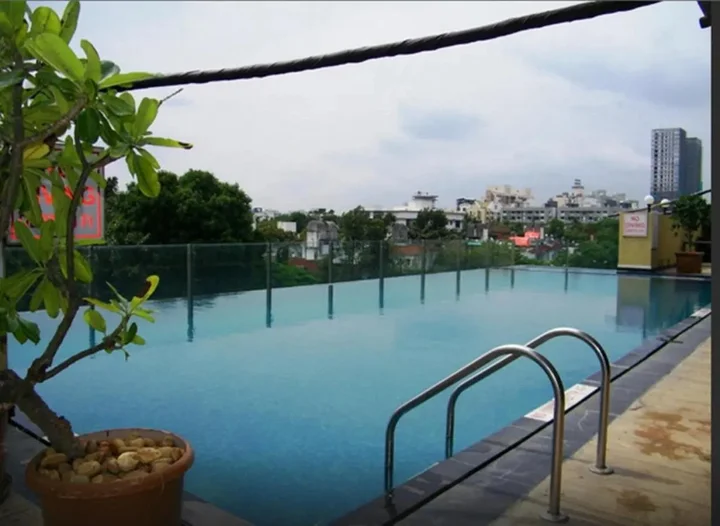Пуна: Royal Orchid Central Pune