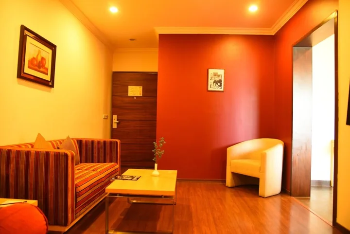 Бангалор: Royal Orchid Suites