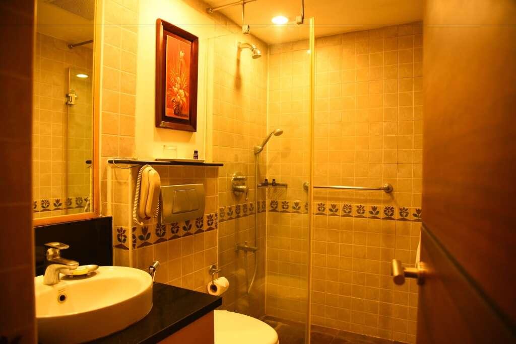 Бангалор: Royal Orchid Suites