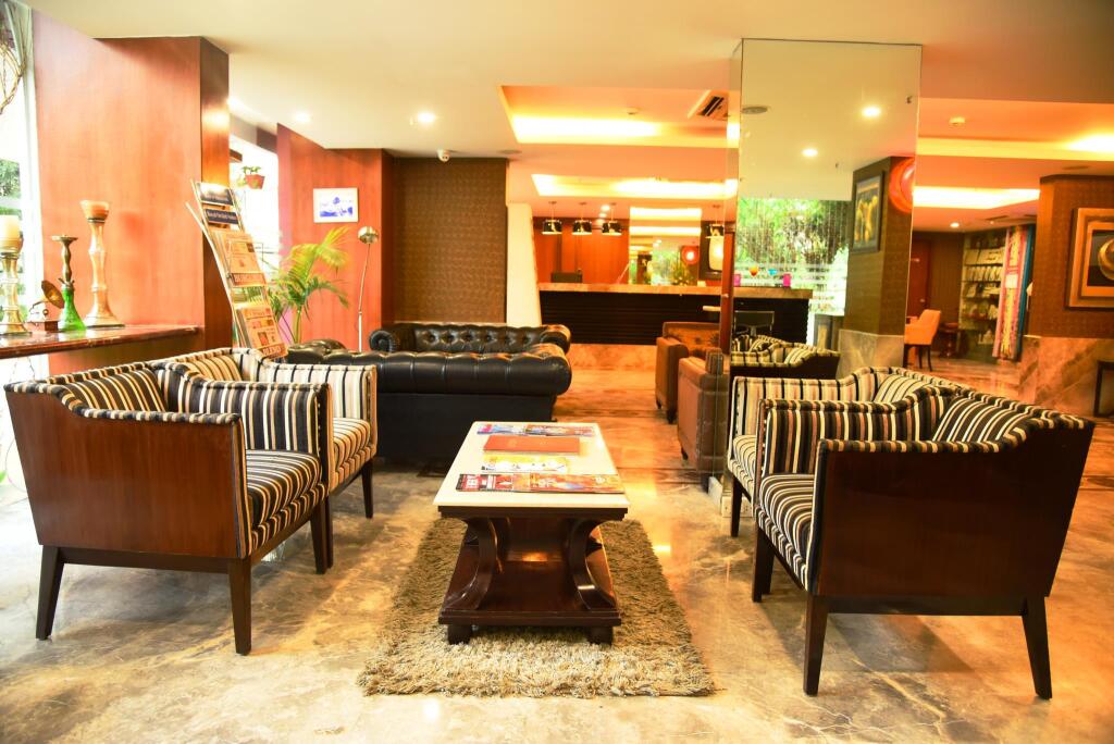 Бангалор: Royal Orchid Suites